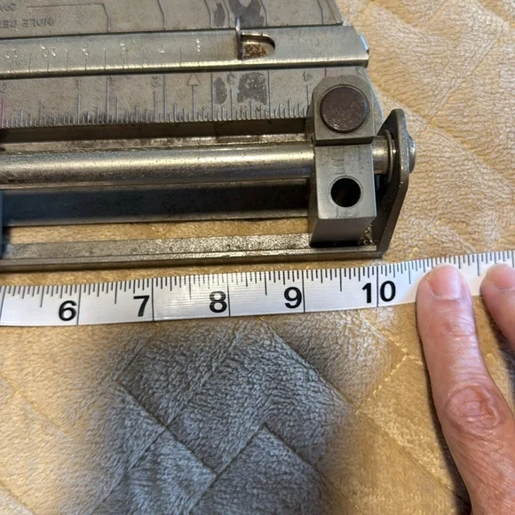 Vintage Boston 3 hole punch. - Picture 3 of 5